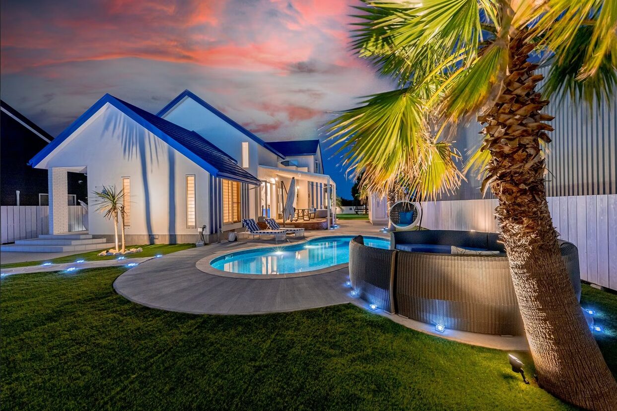 THE BLUE POINT seaside villa